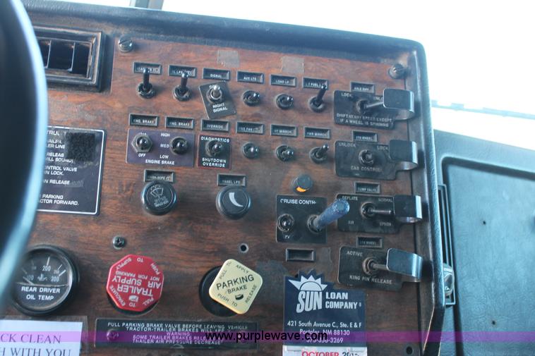 image for item C3627 1998 Peterbilt 377 semi truck