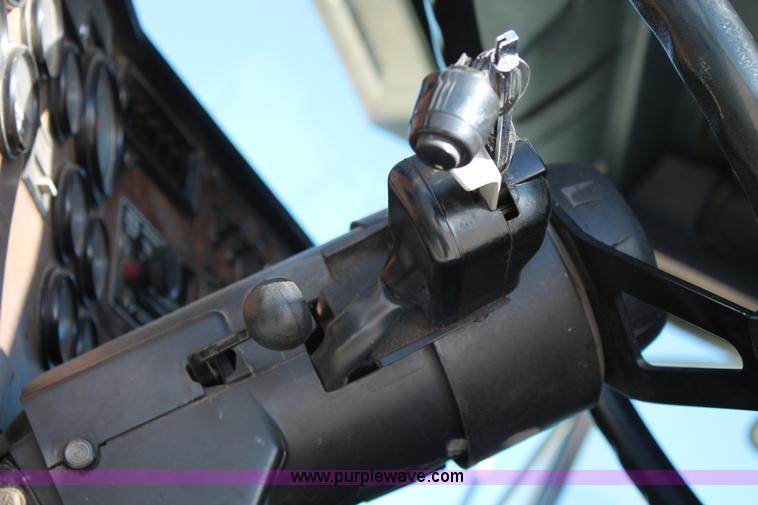 image for item C3627 1998 Peterbilt 377 semi truck