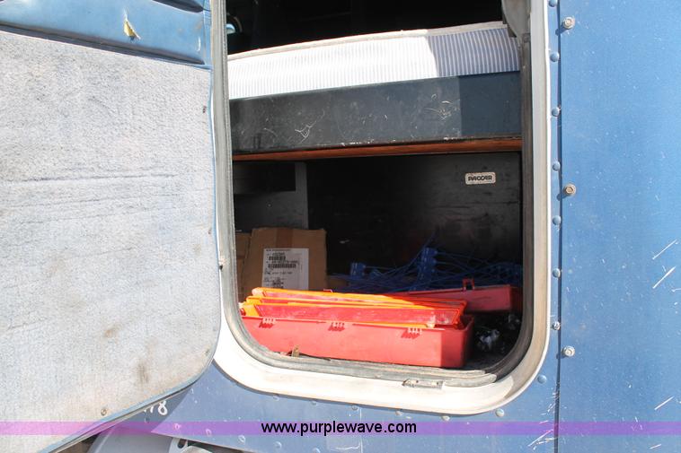 image for item C3627 1998 Peterbilt 377 semi truck