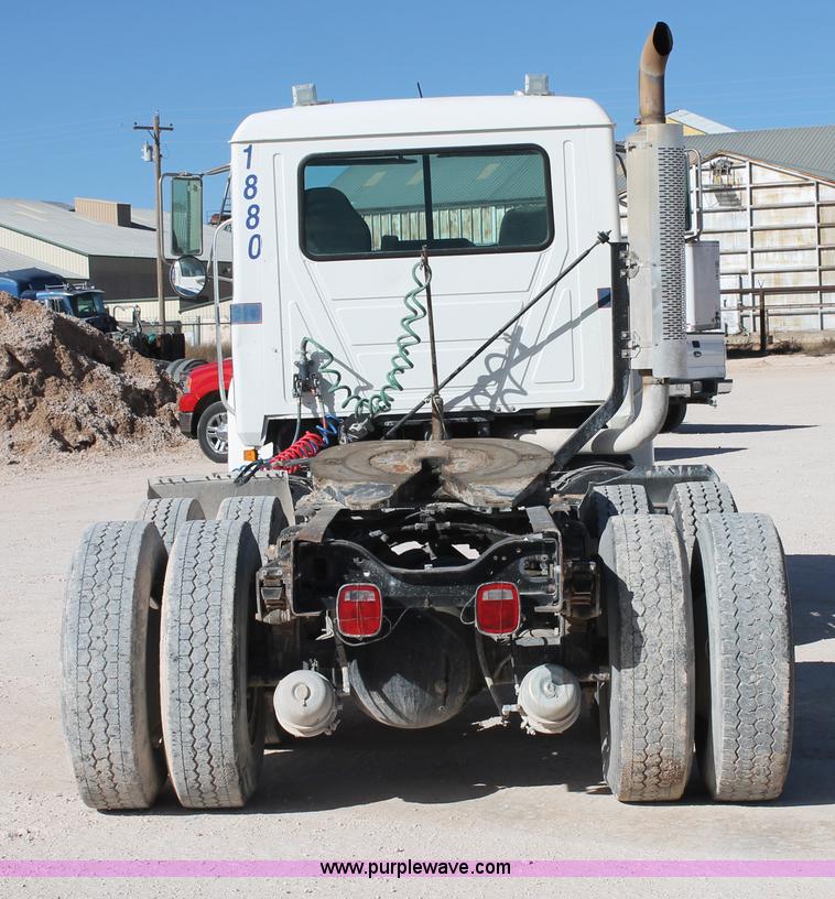 image for item C3628 1997 Mack CH613 semi truck