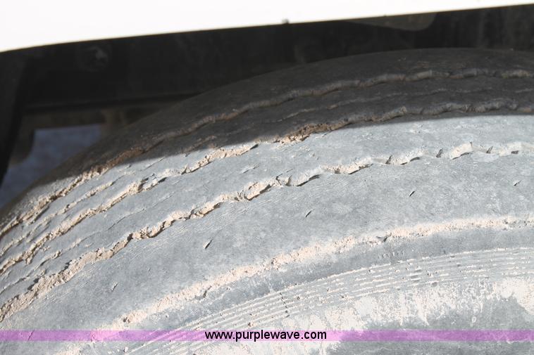 image for item C3628 1997 Mack CH613 semi truck