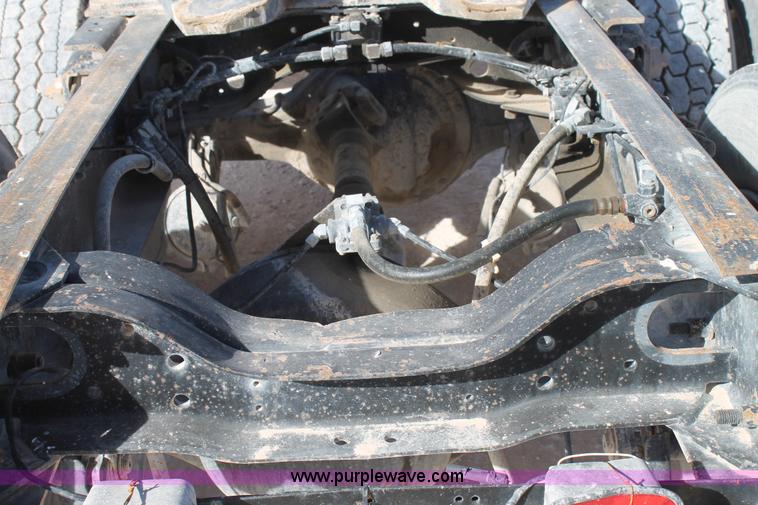 image for item C3628 1997 Mack CH613 semi truck