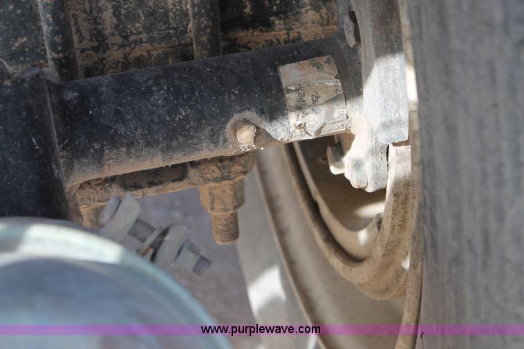 image for item C3628 1997 Mack CH613 semi truck