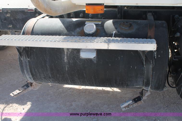 image for item C3628 1997 Mack CH613 semi truck