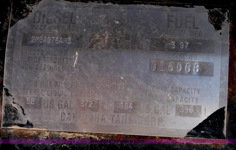 image for item C3628 1997 Mack CH613 semi truck