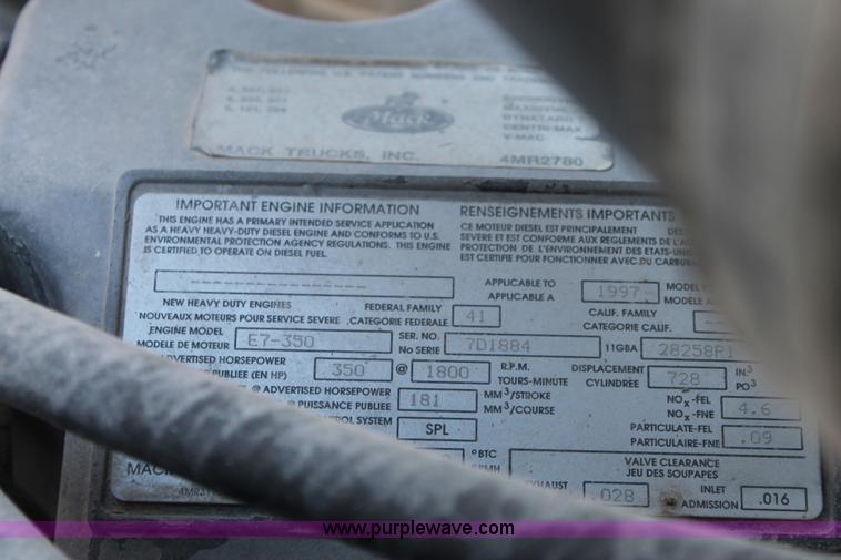 image for item C3628 1997 Mack CH613 semi truck