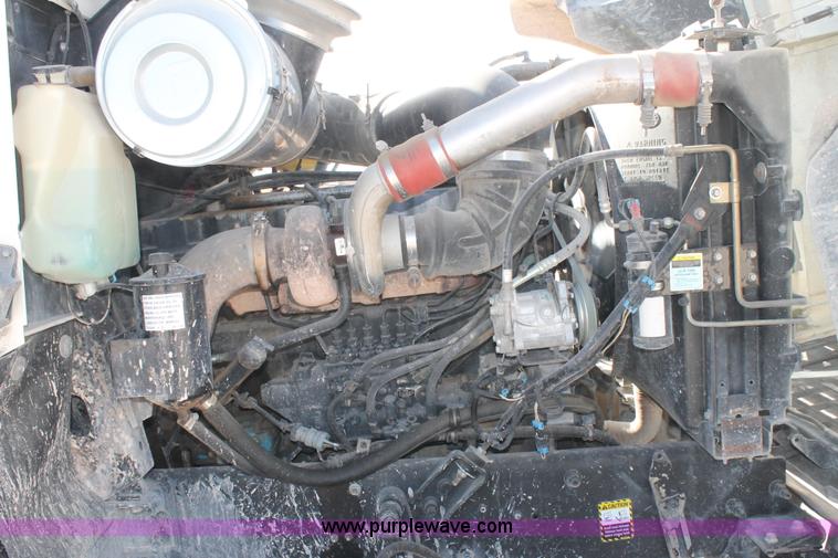 image for item C3628 1997 Mack CH613 semi truck