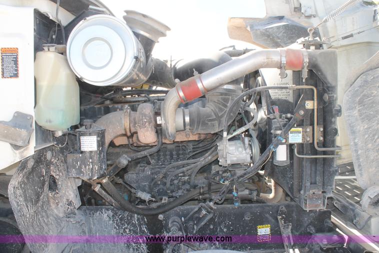 image for item C3628 1997 Mack CH613 semi truck