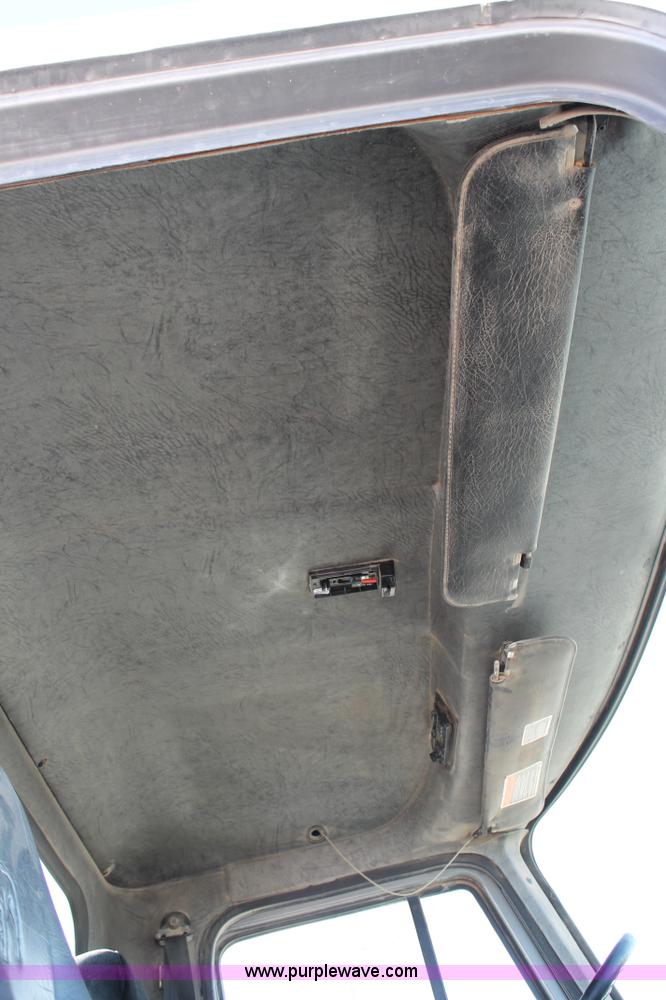 image for item C3628 1997 Mack CH613 semi truck