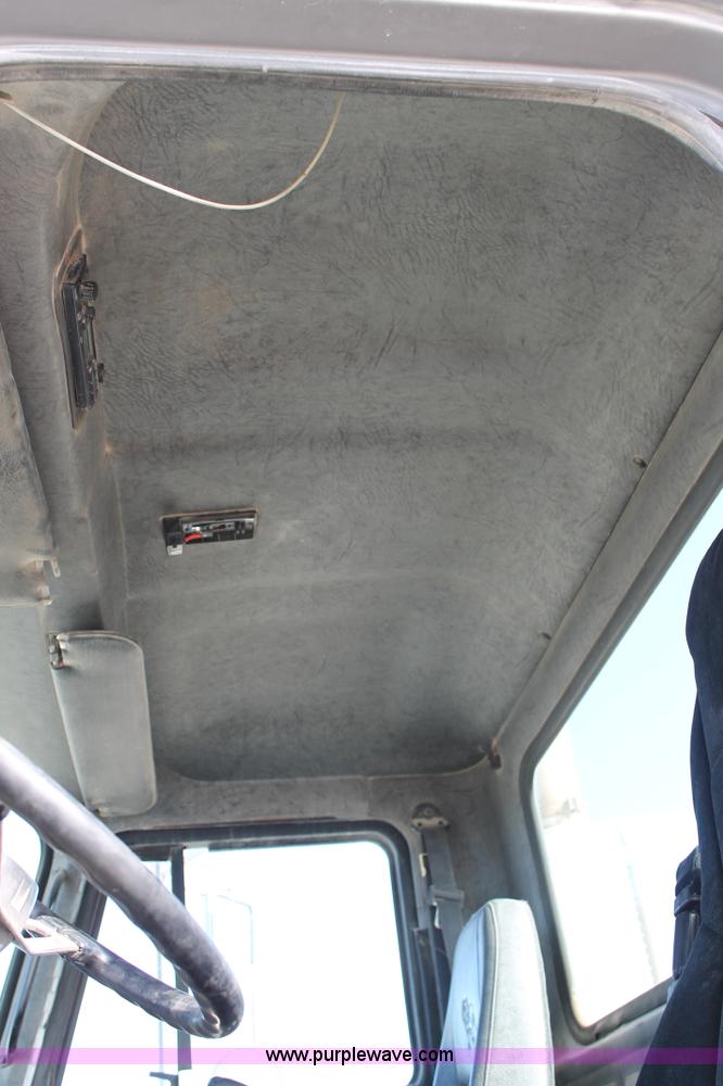 image for item C3628 1997 Mack CH613 semi truck