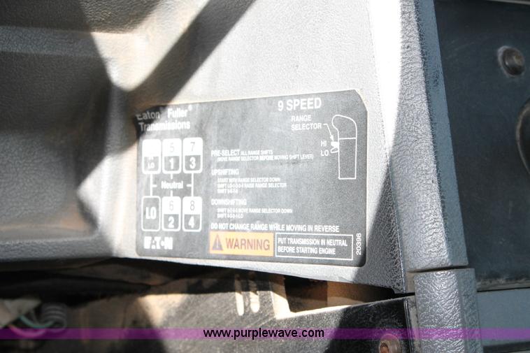 image for item C3628 1997 Mack CH613 semi truck