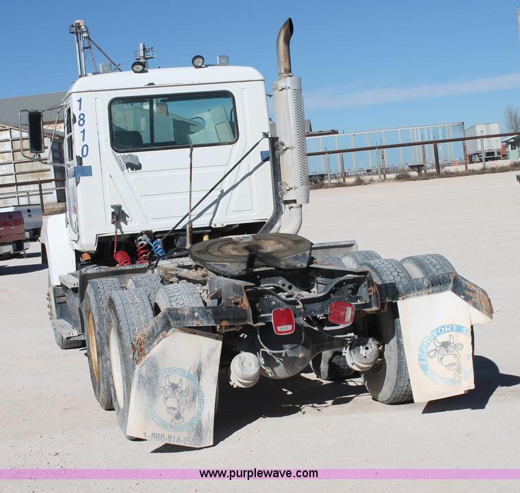 image for item C3630 1997 Mack CH613 semi truck