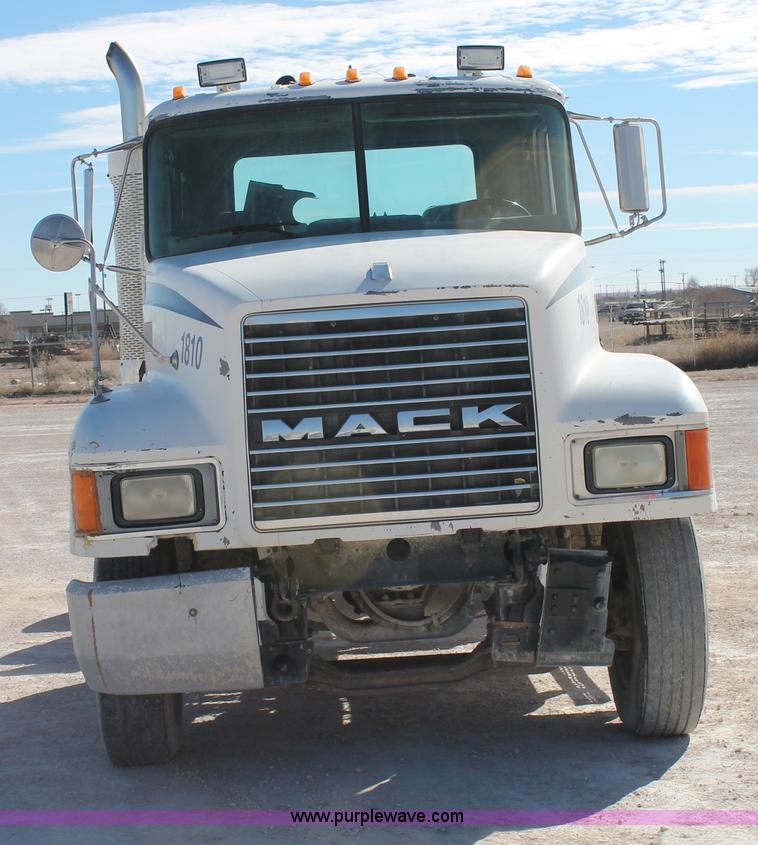 image for item C3630 1997 Mack CH613 semi truck