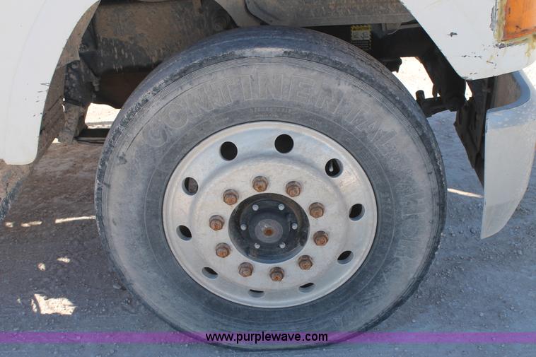 image for item C3630 1997 Mack CH613 semi truck