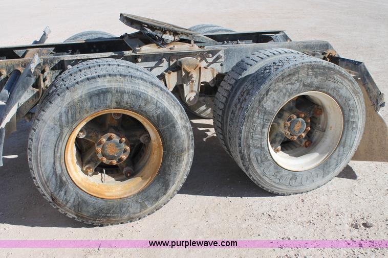 image for item C3630 1997 Mack CH613 semi truck