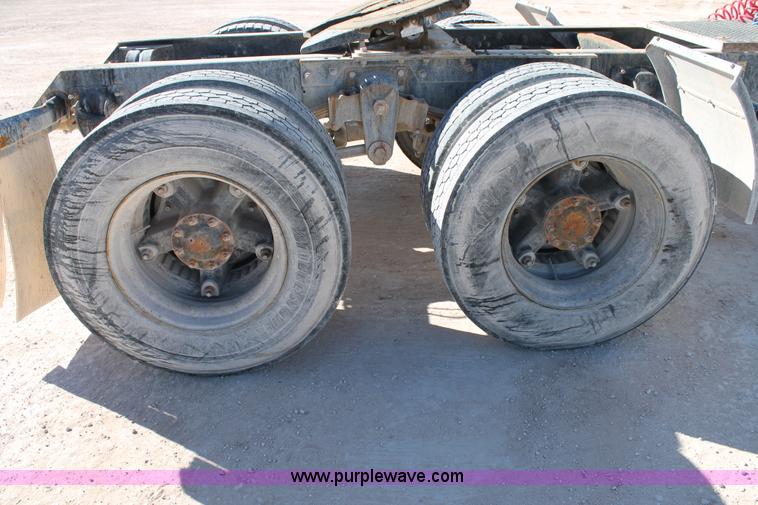 image for item C3630 1997 Mack CH613 semi truck