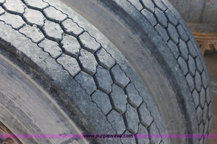 image for item C3630 1997 Mack CH613 semi truck