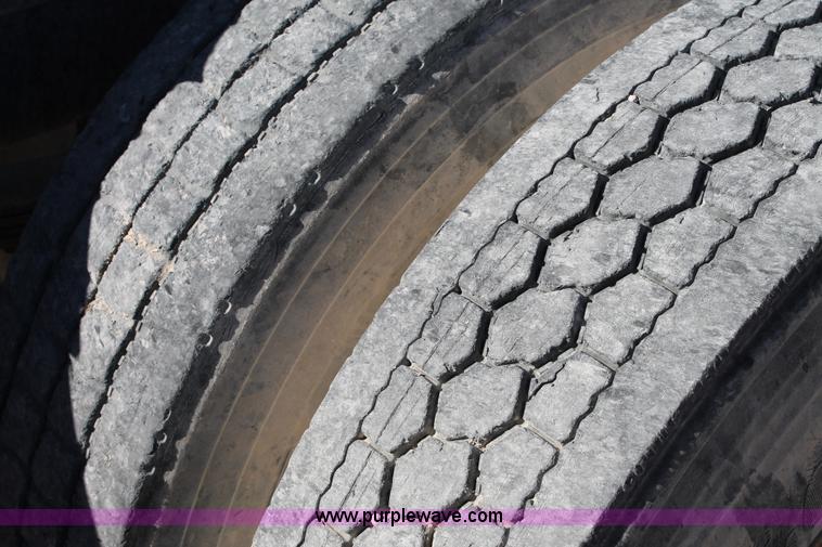 image for item C3630 1997 Mack CH613 semi truck