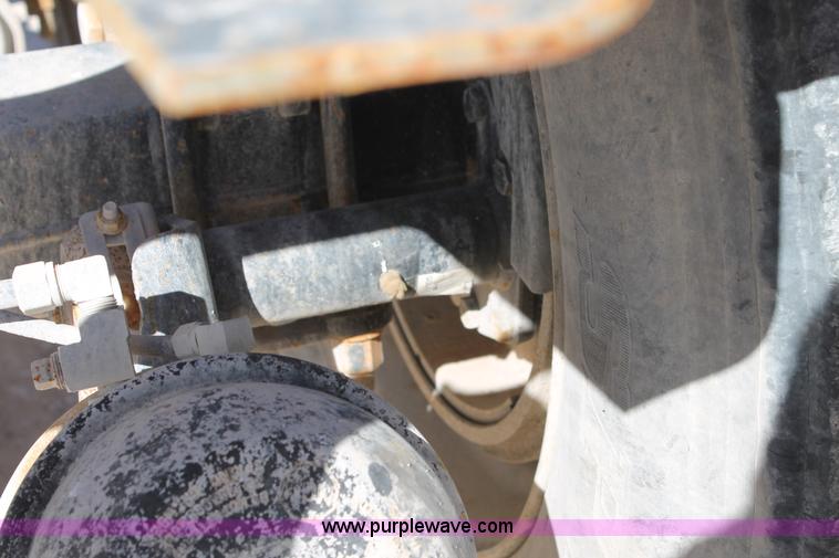 image for item C3630 1997 Mack CH613 semi truck