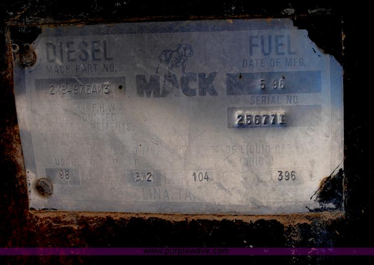 image for item C3630 1997 Mack CH613 semi truck