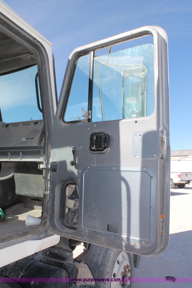 image for item C3630 1997 Mack CH613 semi truck