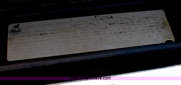 image for item C3630 1997 Mack CH613 semi truck