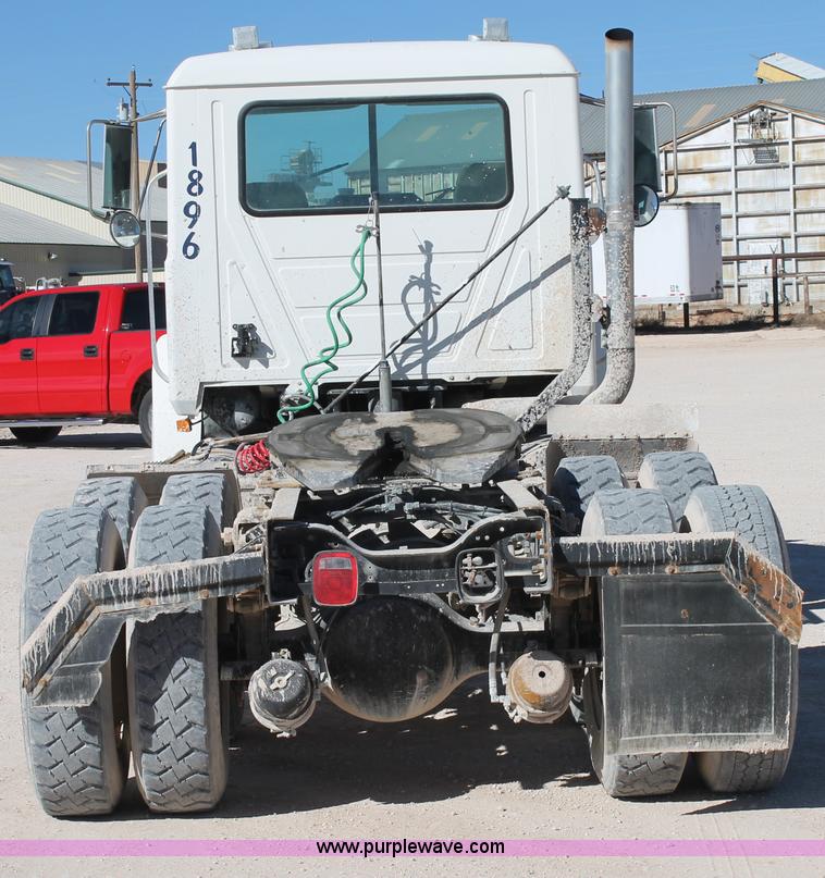 image for item C3631 1997 Mack CH613 semi truck