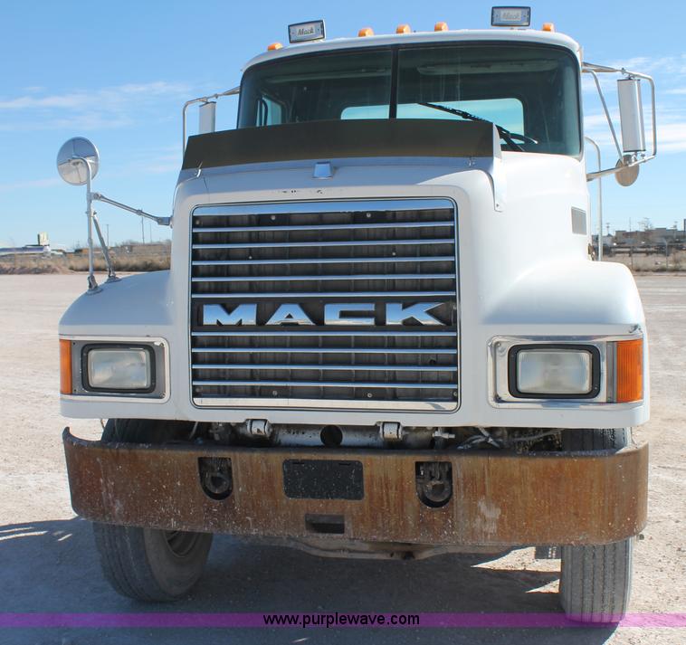 image for item C3631 1997 Mack CH613 semi truck