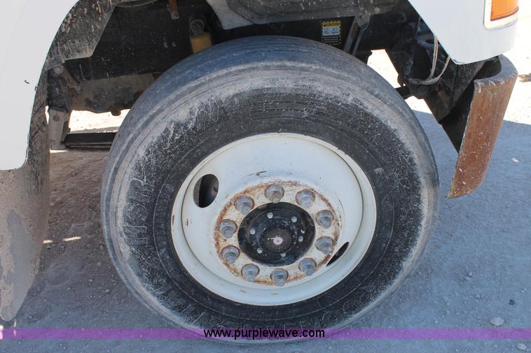 image for item C3631 1997 Mack CH613 semi truck