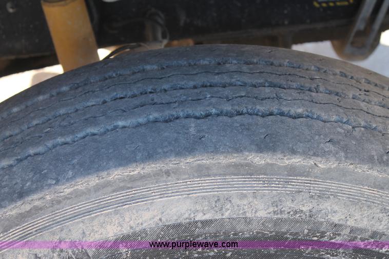 image for item C3631 1997 Mack CH613 semi truck