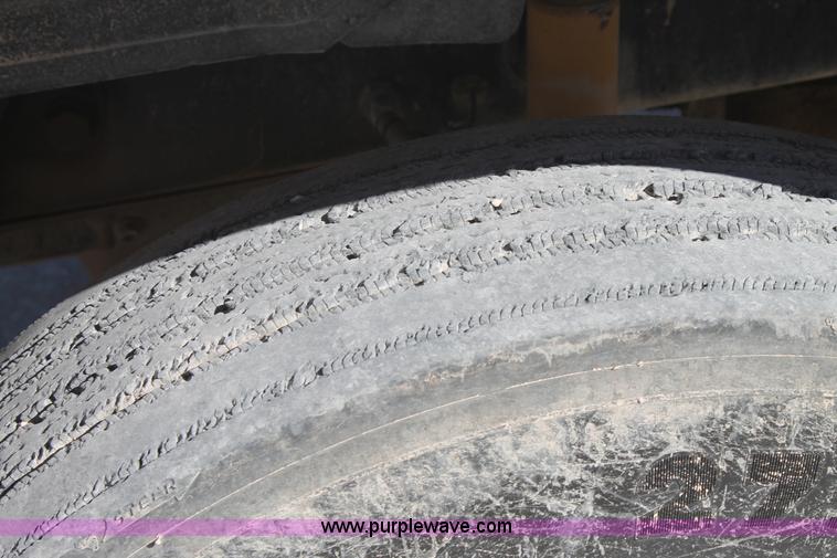 image for item C3631 1997 Mack CH613 semi truck