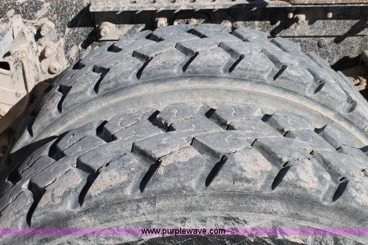 image for item C3631 1997 Mack CH613 semi truck