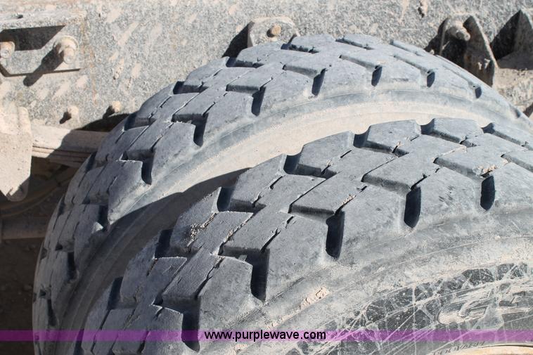 image for item C3631 1997 Mack CH613 semi truck