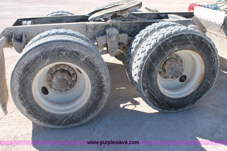 image for item C3631 1997 Mack CH613 semi truck