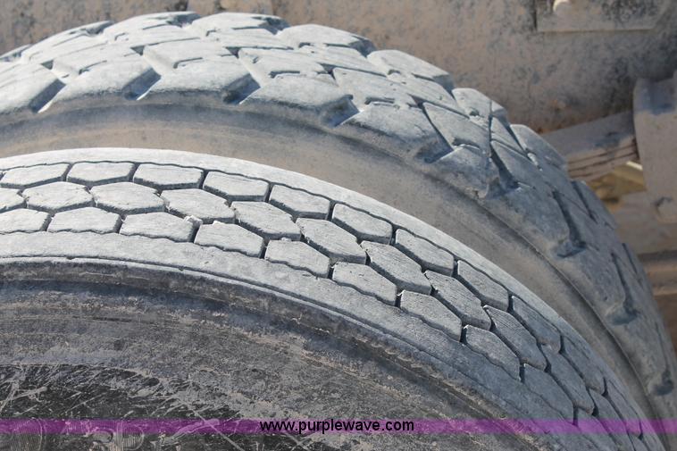 image for item C3631 1997 Mack CH613 semi truck