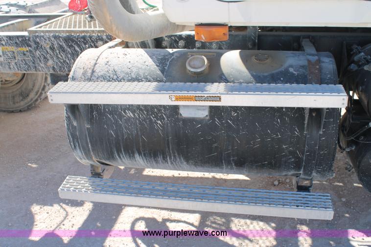 image for item C3631 1997 Mack CH613 semi truck