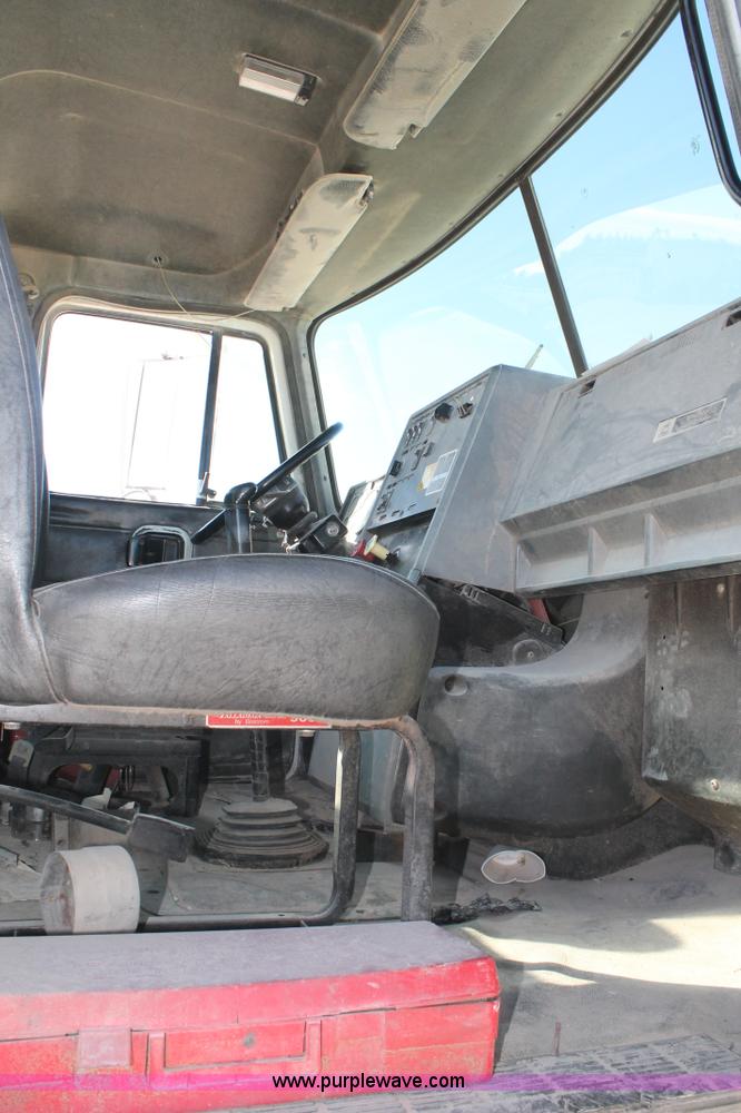 image for item C3631 1997 Mack CH613 semi truck