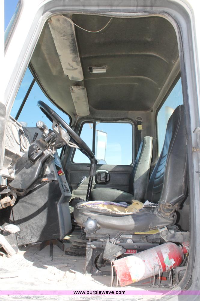 image for item C3631 1997 Mack CH613 semi truck