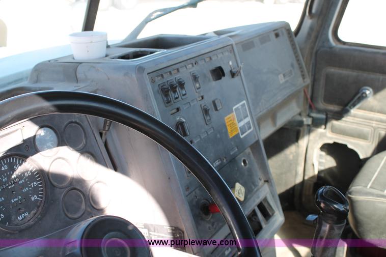 image for item C3631 1997 Mack CH613 semi truck