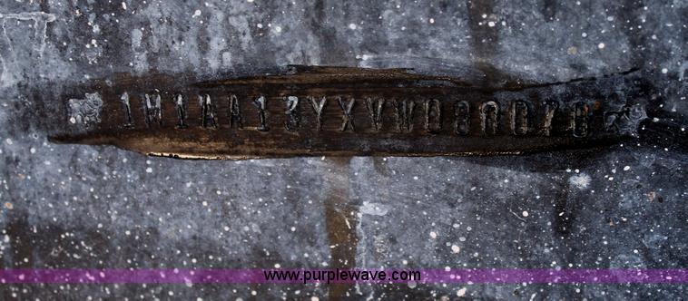 image for item C3631 1997 Mack CH613 semi truck