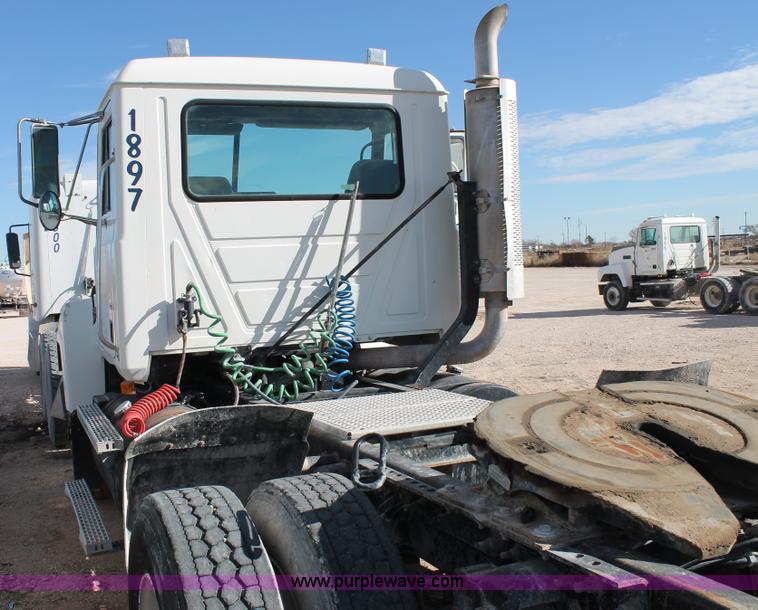 image for item C3632 1997 Mack CH613 semi truck