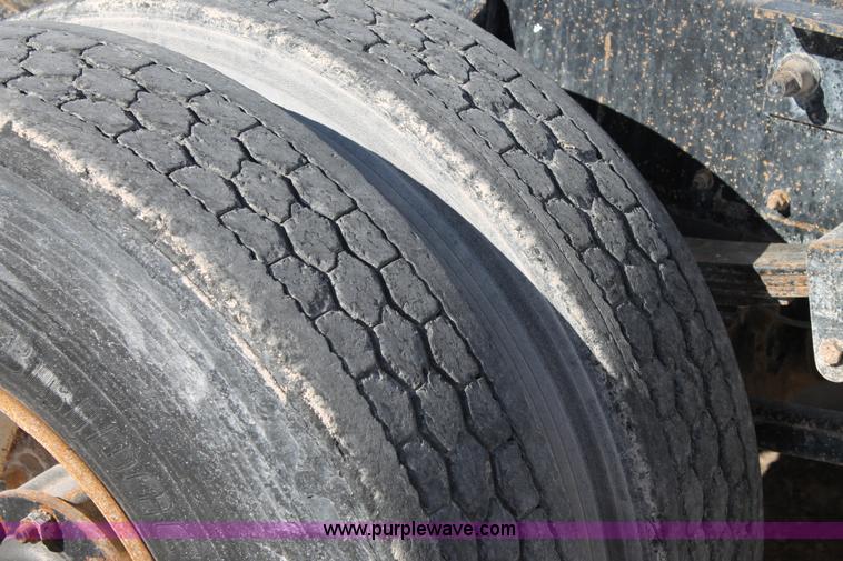 image for item C3632 1997 Mack CH613 semi truck