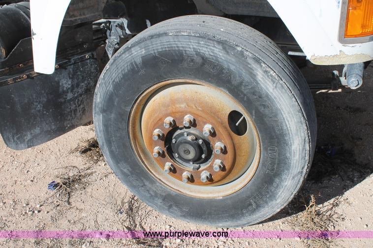 image for item C3632 1997 Mack CH613 semi truck