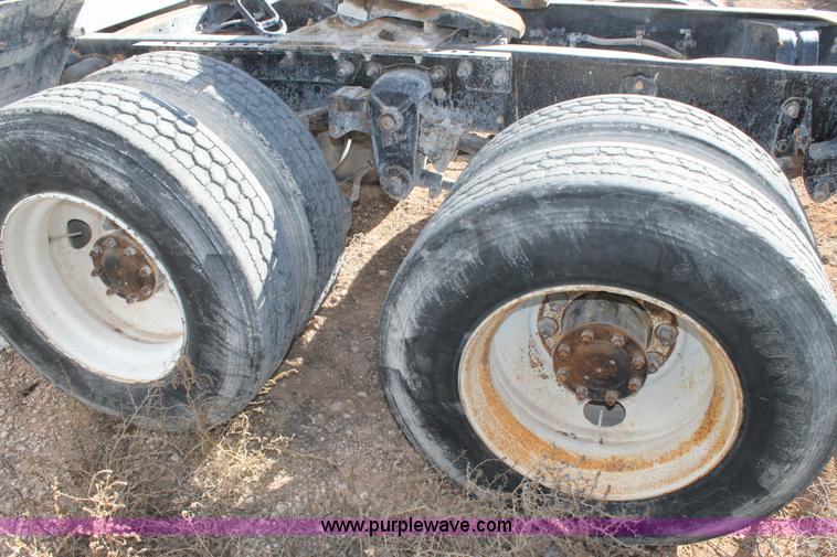 image for item C3632 1997 Mack CH613 semi truck