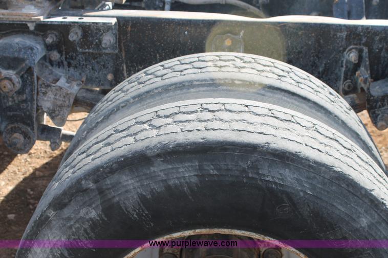 image for item C3632 1997 Mack CH613 semi truck