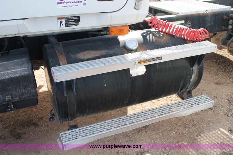 image for item C3632 1997 Mack CH613 semi truck