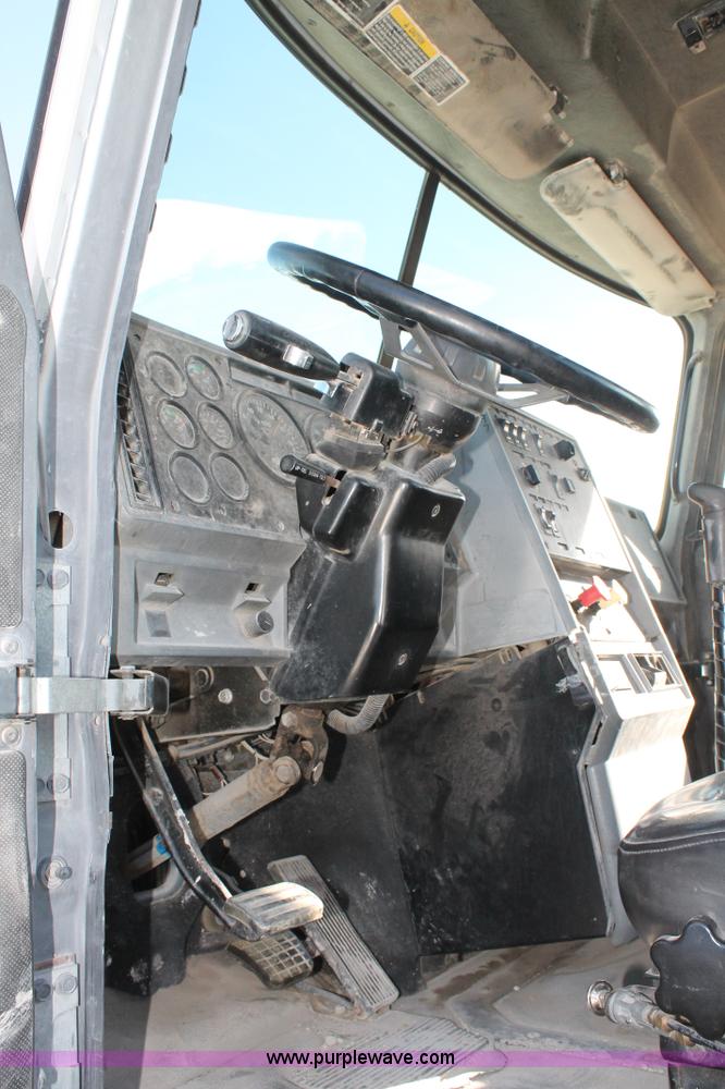 image for item C3632 1997 Mack CH613 semi truck