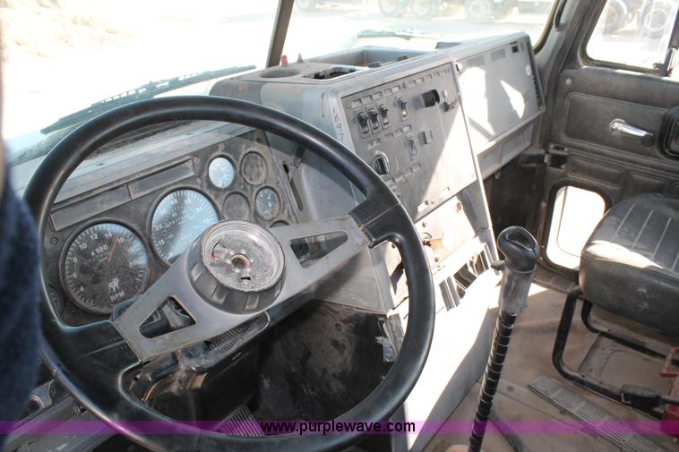 image for item C3632 1997 Mack CH613 semi truck