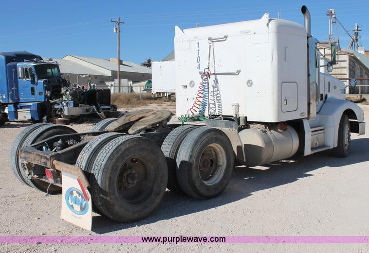 image for item C3633 1999 Peterbilt 377 semi truck