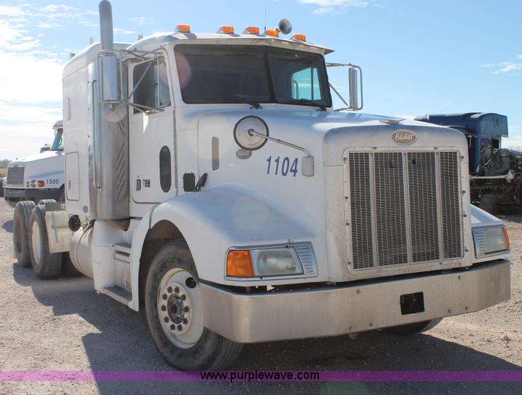 image for item C3633 1999 Peterbilt 377 semi truck
